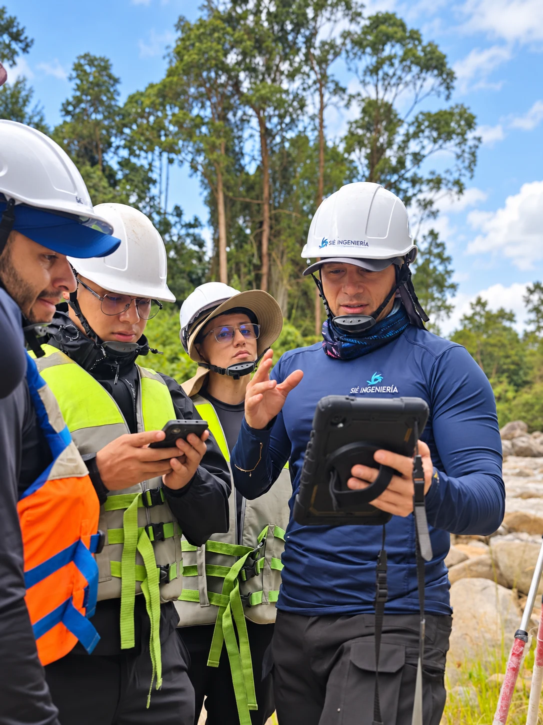 Equipo de SIÉ durante una jornada de trabajo en campo
